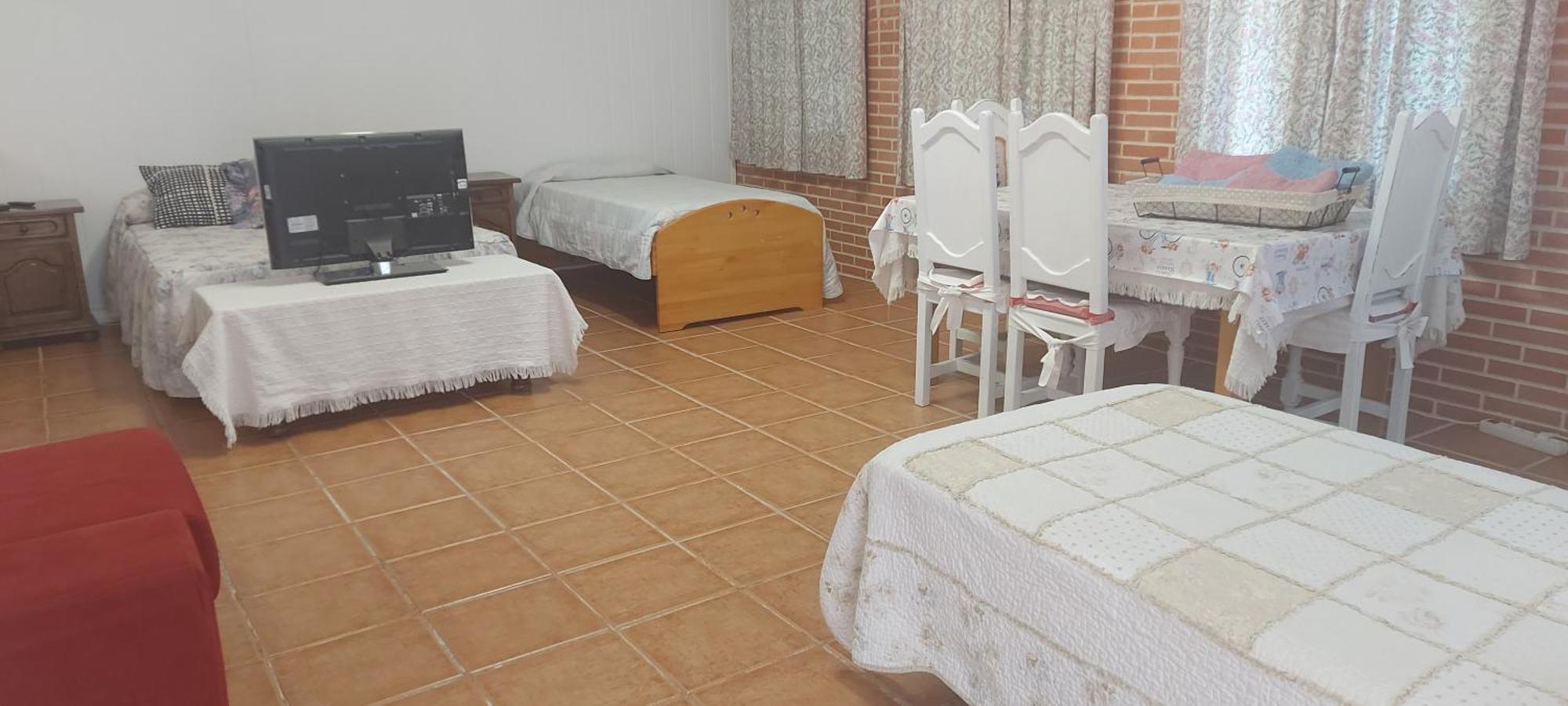 Habitacion,Piscina Y Jardin Azuqueca de Henares Εξωτερικό φωτογραφία